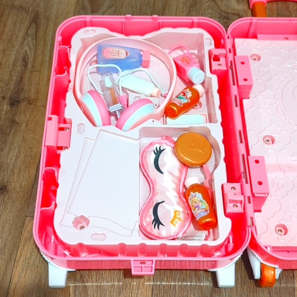 Disney Princess Style Collection Deluxe Suitcase - Picture 7 of 14